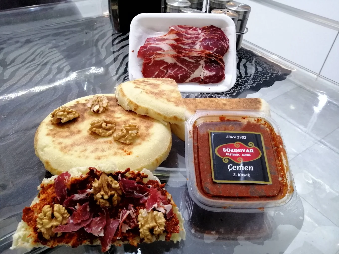 DİVAN PASTIRMA SUCUK işletme görseli 1